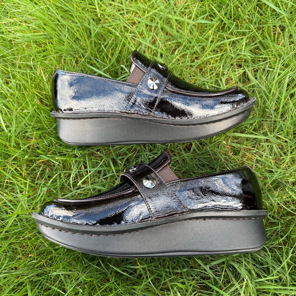 Rare Alegria by PG Lite Black Patent Studded "Rocker" Loafers - Picture 2 of 7